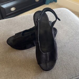 Antelope Elegant Black Sandals